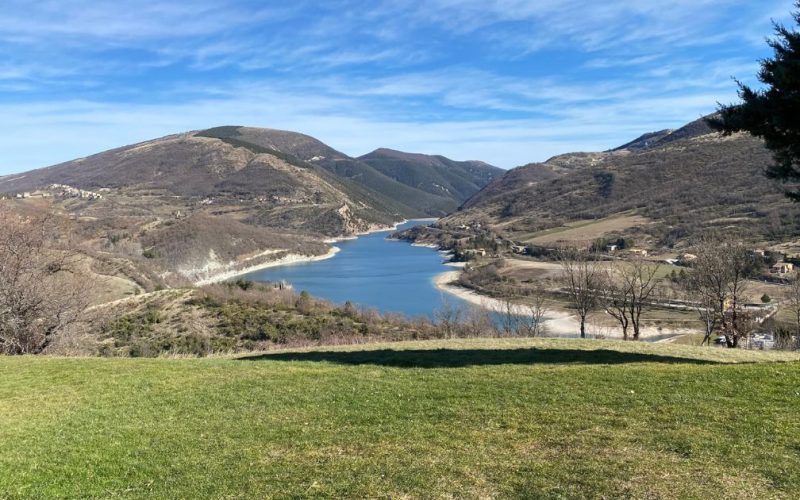 Lago di Fiastra: Un Paradiso Naturale nel Cuore delle Marche