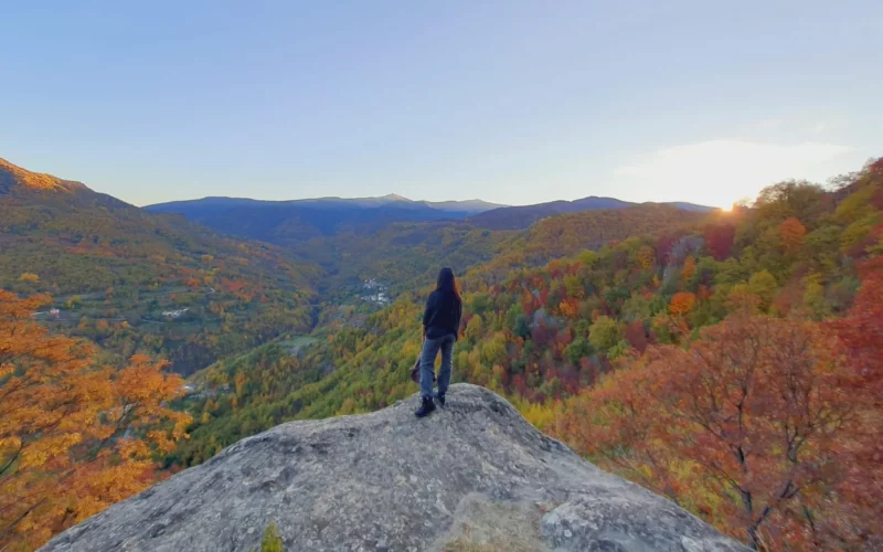 Foliage nelle Marche: 4 luoghi affascinanti e poco conosciuti per ammirare la magia dell’autunno